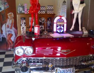 MARILYN’S 60’S DINER